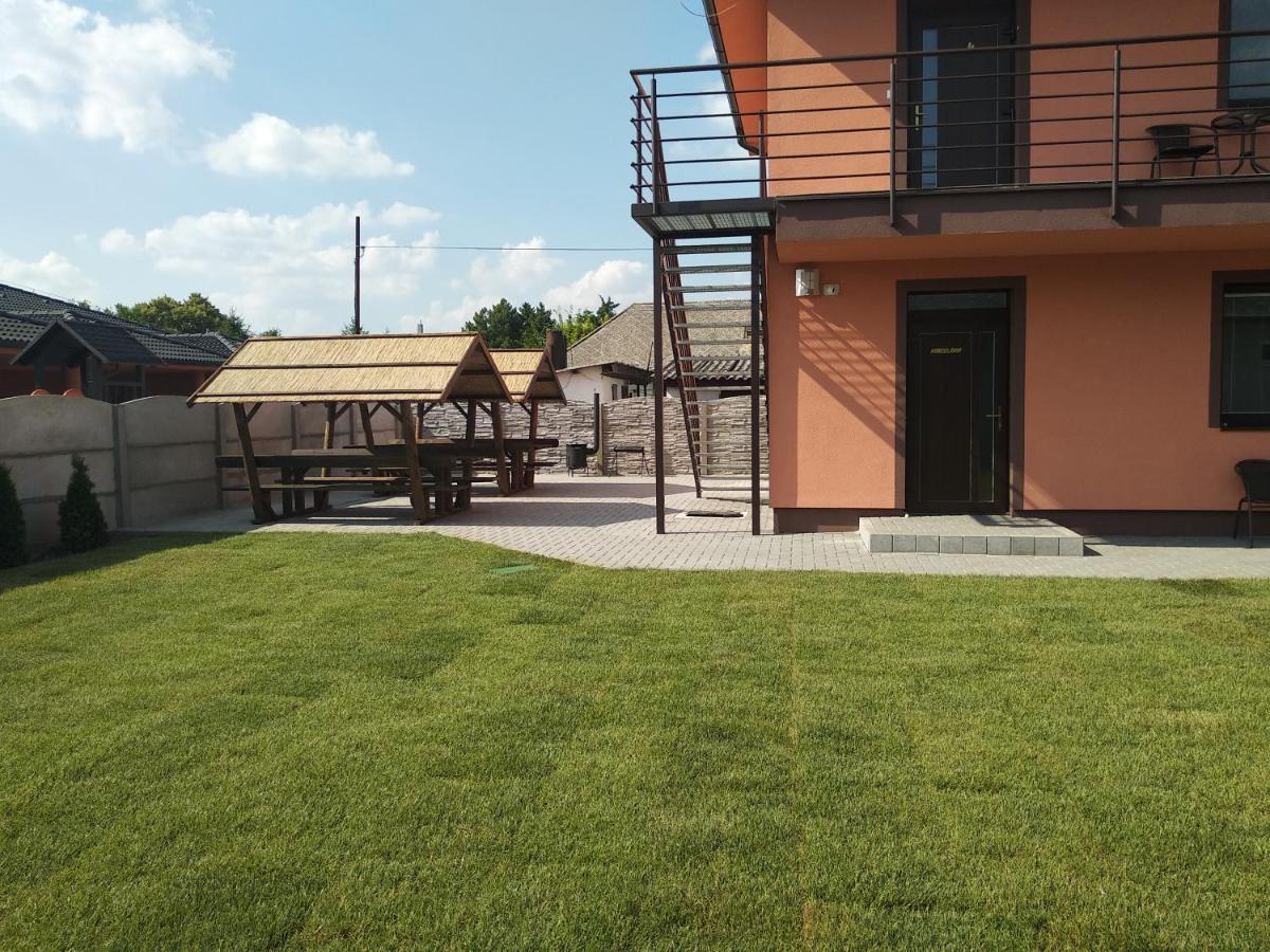 Villa Cuba Veľký Meder 외부 사진